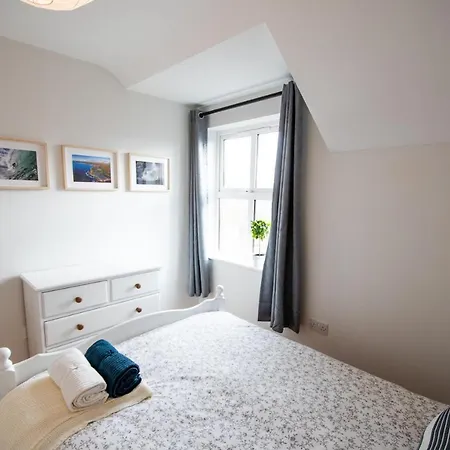 Beautiful Coastal House At The Drowes Rivermouth *