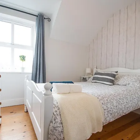 Beautiful Coastal House At The Drowes Rivermouth