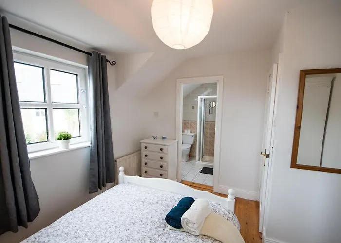 Hébergement de vacances Beautiful Coastal House At The Drowes Rivermouth *