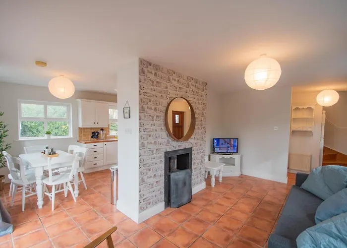 Beautiful Coastal House At The Drowes Rivermouth