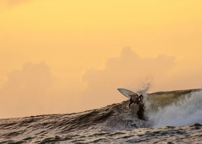 Beautiful Coastal House At The Drowes Rivermouth * 班多伦