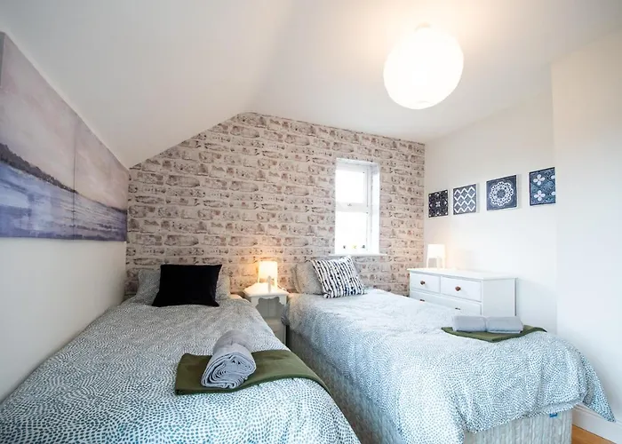 Beautiful Coastal House At The Drowes Rivermouth Hébergement de vacances *