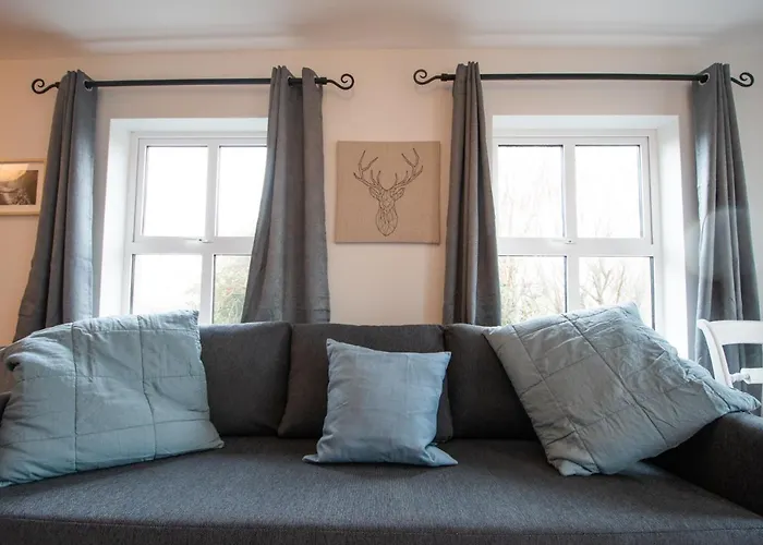 Beautiful Coastal House At The Drowes Rivermouth 班多伦