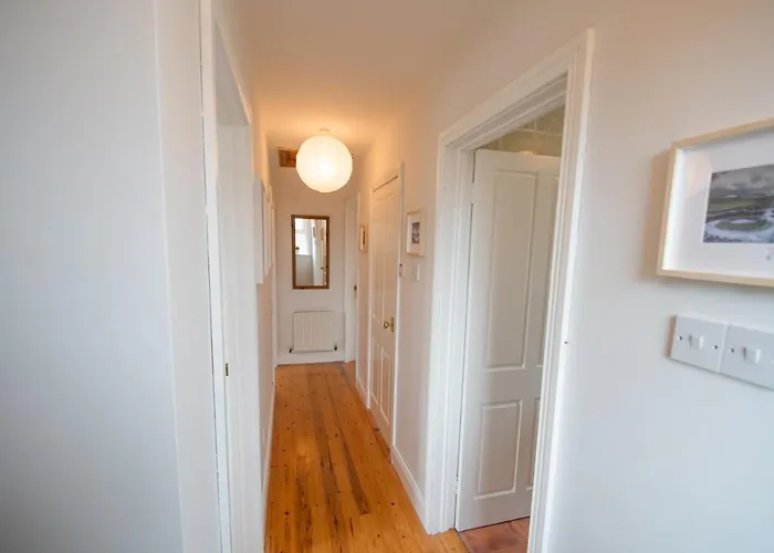 Beautiful Coastal House At The Drowes Rivermouth *