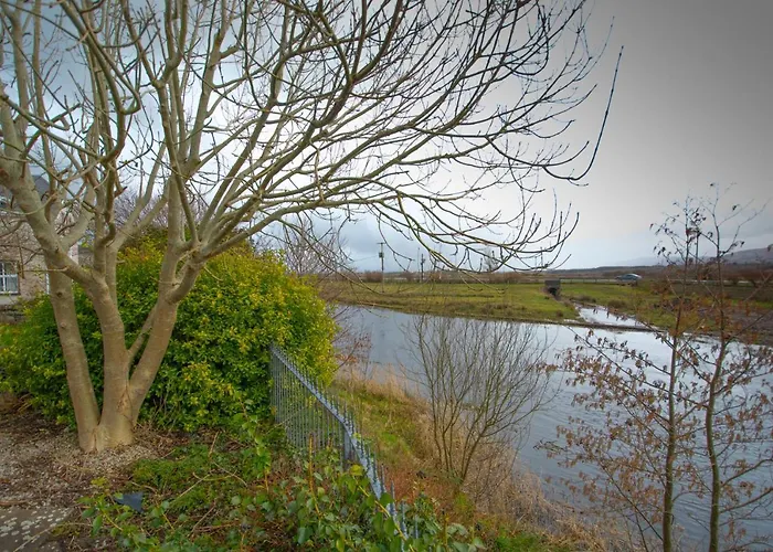 Beautiful Coastal House At The Drowes Rivermouth *